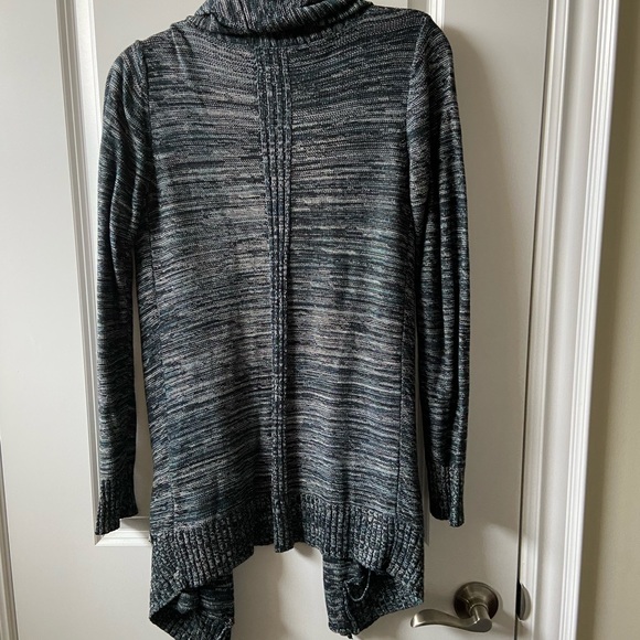 Aritzia Wilfred Cardigan - Picture 2 of 3